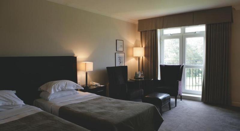 Macdonald Hill Valley Hotel, Spa & Golf Resort Whitchurch  Habitación foto