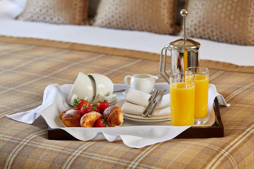 Macdonald Hill Valley Hotel, Spa & Golf Resort Whitchurch  Habitación foto